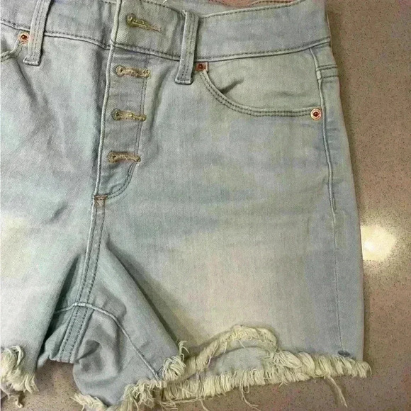 Universal thread Jean shorts - Picture 3 of 8